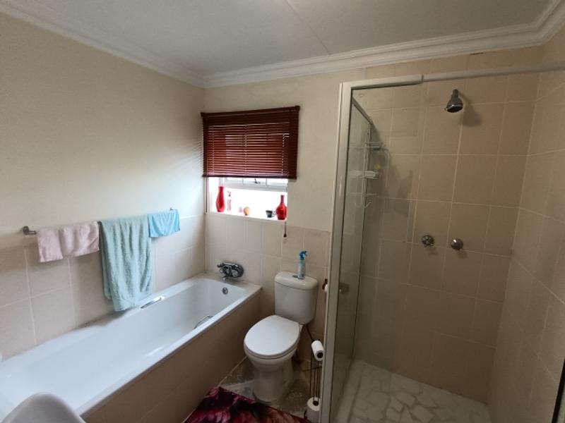 3 Bedroom Property for Sale in Fraaiuitsig Western Cape
